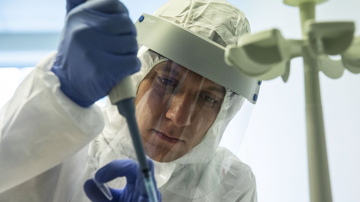 新冠肺炎疫苗是糾結了政治、科學與商業的議題。(美聯社) 新冠肺炎疫苗是糾結了政治、科學與商業的議題。(美聯社)