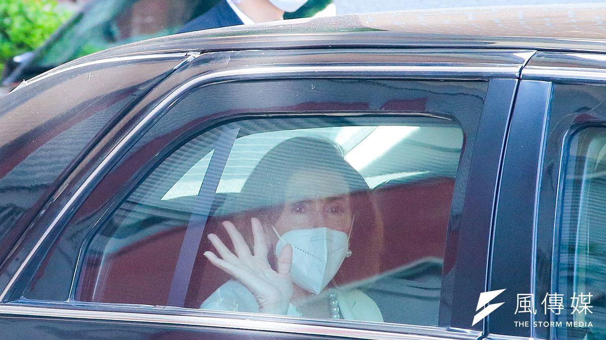 時至今日美中台三角關係早已不如25年前單純,如今美國眾議院院長再度訪台,無論從霸權威脅論抑或是國際政經視角來看即將來臨的第二次到訪,吹皺台海的緊張情緒早已可以預見。圖為美國眾議院議長裴洛西(Nancy Pelosi)。(資料照,顏麟宇攝) 時至今日美中台三角關係早已不如25年前單純,如今美國眾議院院長再度訪台,無論從霸權威脅論抑或是國際政經視角來看即將來臨的第二次到訪,吹皺台海的緊張情緒早已可以預見。圖為美國眾議院議長裴洛西(Nancy Pelosi)。(資料照,顏麟宇攝)