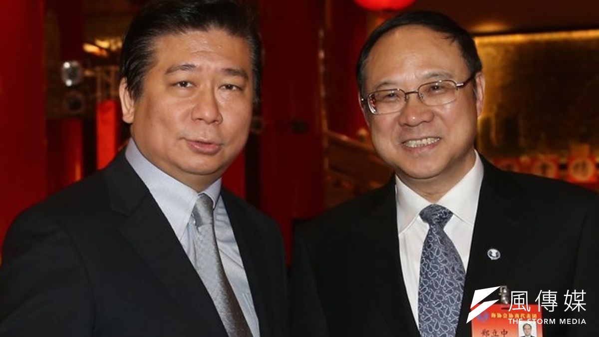 兩會第10次會議,海協會副會長鄭立中(右)提出新增航路問題。(吳逸驊攝) 兩會第10次會議,海協會副會長鄭立中(右)提出新增航路問題。(吳逸驊攝)