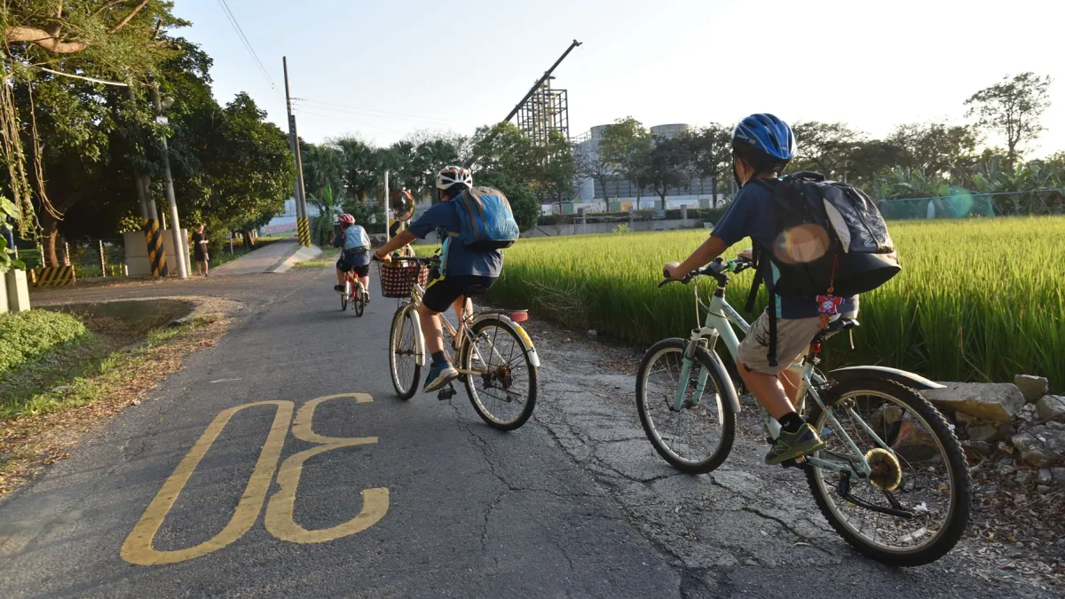 雲林縣府補助改善光復國小通學道路。(圖/雲林縣政府工務處提供)