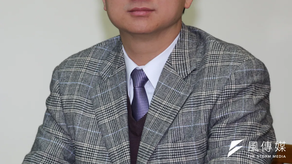 即將接任行政院發言人的政大國發所教授童振源,19日拜會現任發言人孫立群。(資料照,余志偉攝)