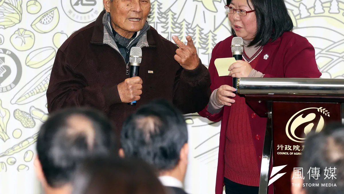 黃崑濱(左)20日辭世,總統蔡英文、副總統賴清德及民進黨地方首長、民代紛紛致哀。(資料照,蘇仲泓攝)