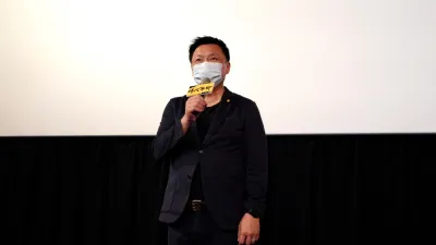 民進黨高雄市黨部包場舉辦「時代革命」特映會,趙天麟呼籲反威權挺烏克蘭人與香港人。(圖/民進黨部提供)