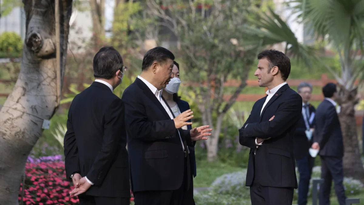 2023年4月,法國總統馬克宏訪問北京,會晤中國國家主席習近平。(美聯社)