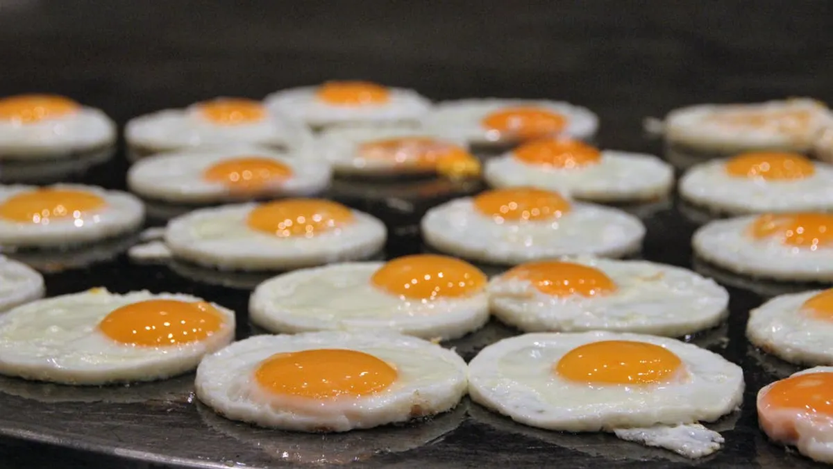 普通人一天能吃幾顆蛋?吃蛋黃會害膽固醇超標嗎?(圖/取自Pexels) 普通人一天能吃幾顆蛋?吃蛋黃會害膽固醇超標嗎?(圖/取自Pexels)