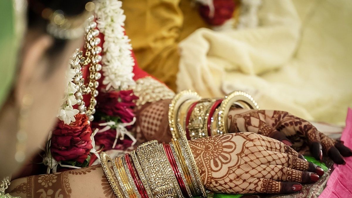 許多印度女性因貧困,婚嫁當天無嫁衣可穿。(vireshstudio@pixabay) 許多印度女性因貧困,婚嫁當天無嫁衣可穿。(vireshstudio@pixabay)
