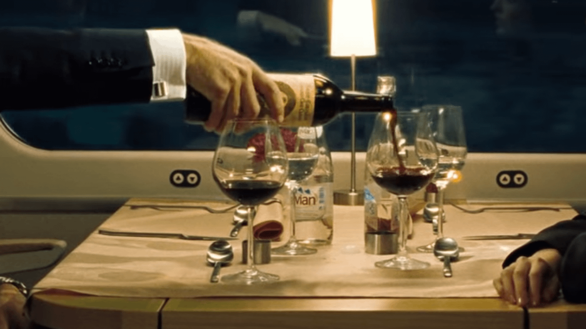 戀愛的初衷不就是互相尊重,追求更好的生活嗎?(圖/取自Youtube) 戀愛的初衷不就是互相尊重,追求更好的生活嗎?(圖/取自Youtube)