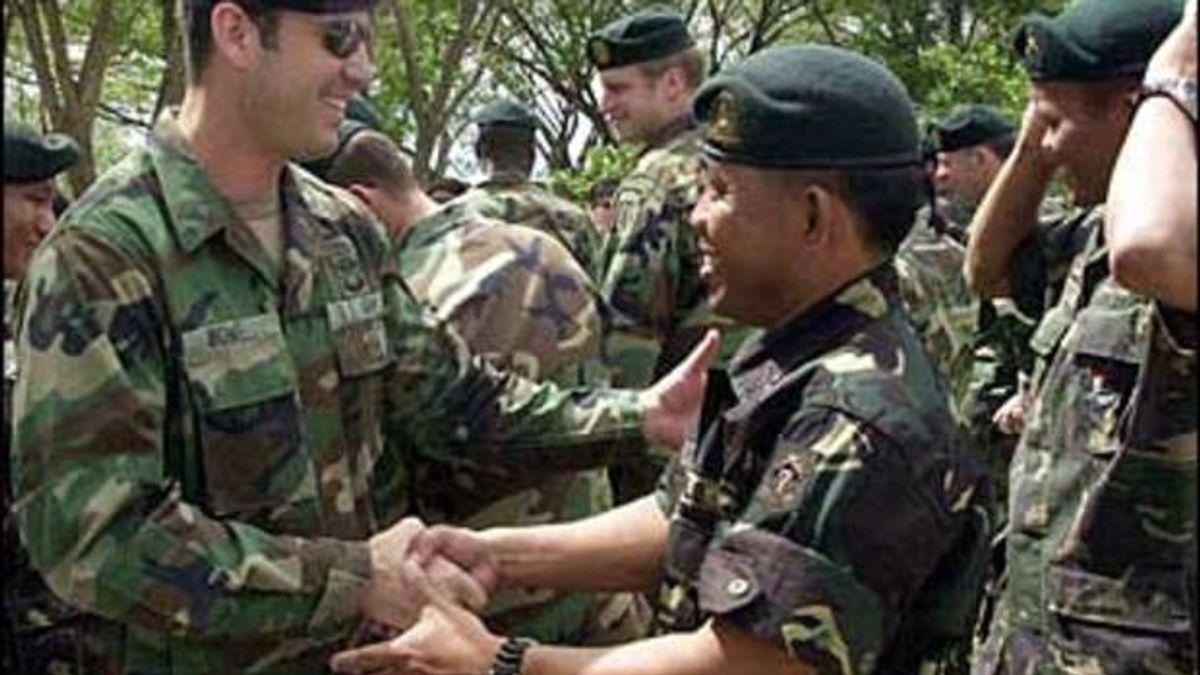 美菲聯合舉行的平衡活塞演習。(美聯社資料照) 美菲聯合舉行的平衡活塞演習。(美聯社資料照)