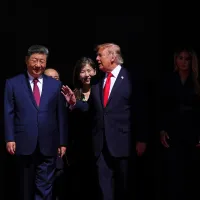 2026年9月25日,美國總統川普與中國國家主席習近平在華府國家檔案館博物館交談。(美聯社) 2026年9月25日,美國總統川普與中國國家主席習近平在華府國家檔案館博物館交談。(美聯社)