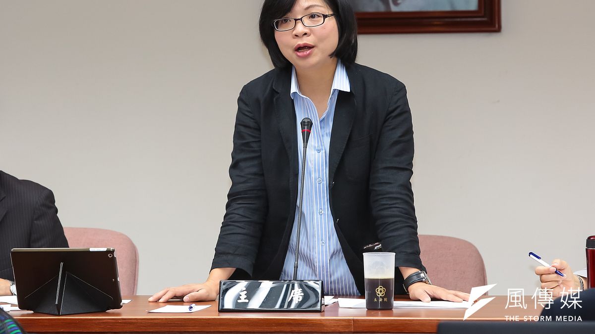 民進黨團敲定臨時會將初審通過「一例一休」草案,但反對刪除7天假的召委林淑芬表明不願主持審查。(資料照,顏麟宇攝) 民進黨團敲定臨時會將初審通過「一例一休」草案,但反對刪除7天假的召委林淑芬表明不願主持審查。(資料照,顏麟宇攝)