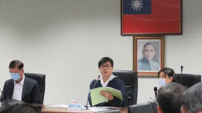 陳其邁市長親自主持空氣污染防制會議。(圖/高雄環保局提供)