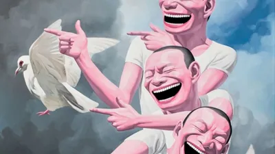 「大笑男子」是岳敏君作品的招牌特色,對此他曾解釋「笑臉是一種隱蔽的政治批判,這個社會裡,人被迫要戴上面具表示對一切都很滿意」。(圖/artnet,城市美學新態度提供)