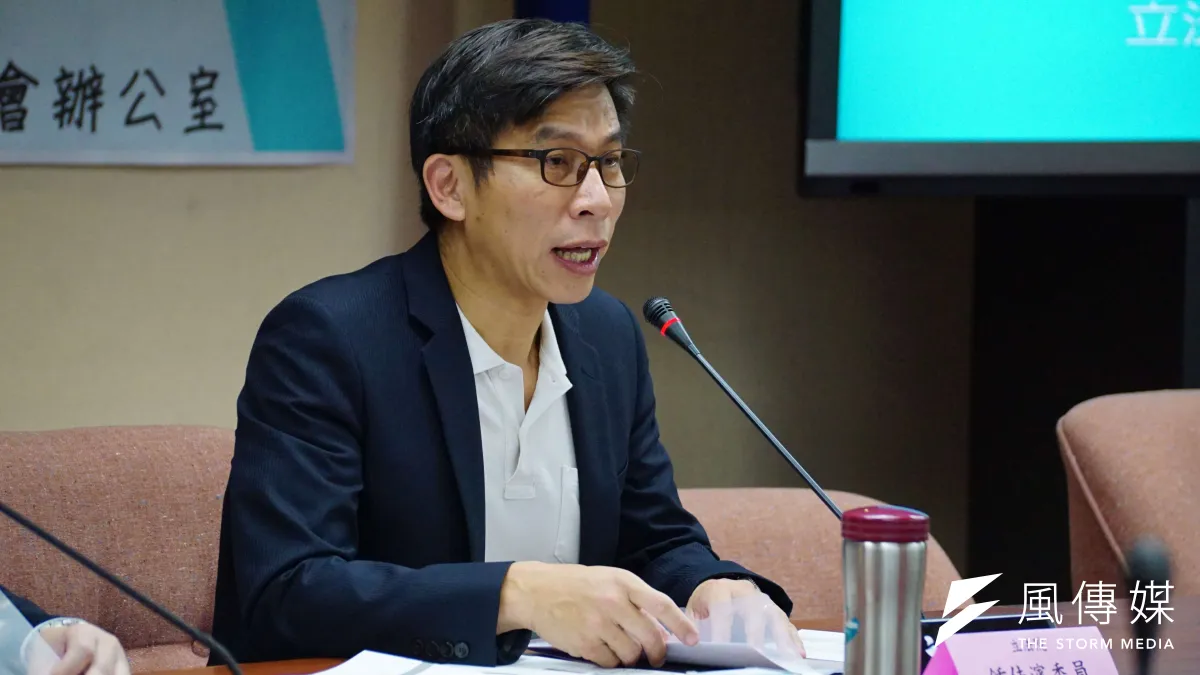民進黨立委鍾佳濱撤回戶籍法修正案。(資料照片,盧逸峰攝)