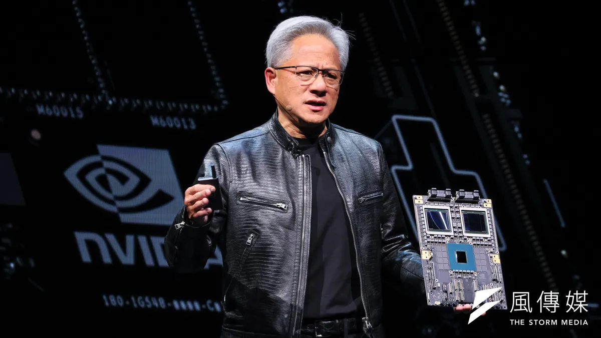 NVIDIA輝達執行長黃仁勳2日舉行「AI人工智慧時代如何帶動全球新產業革命」主題演講,演說中不僅提到多家台企,片尾也曝光一段感性影片對台灣「告白」。(記者顏麟宇攝)