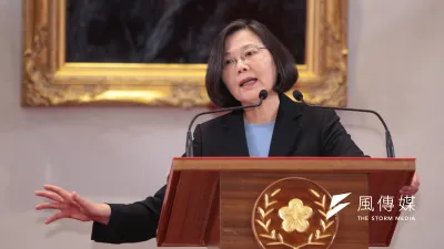 總統蔡英文拚初選,又出新招要求手機民調。(顏麟宇攝)
