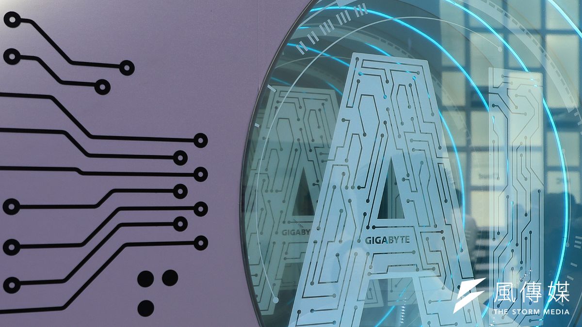 聯發科無線通訊事業部副總經理陳一強今天表示,未來AI將帶來量到質的轉變,AI創新可望加速換機週期。(柯承惠攝) 聯發科無線通訊事業部副總經理陳一強今天表示,未來AI將帶來量到質的轉變,AI創新可望加速換機週期。(柯承惠攝)