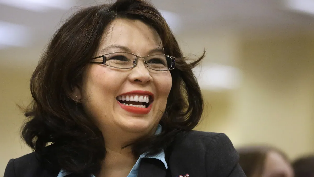 曾是拜登國防部長人選之一的泰裔聯邦參議員達克沃斯(Tammy Duckworth)(資料照,AP)
