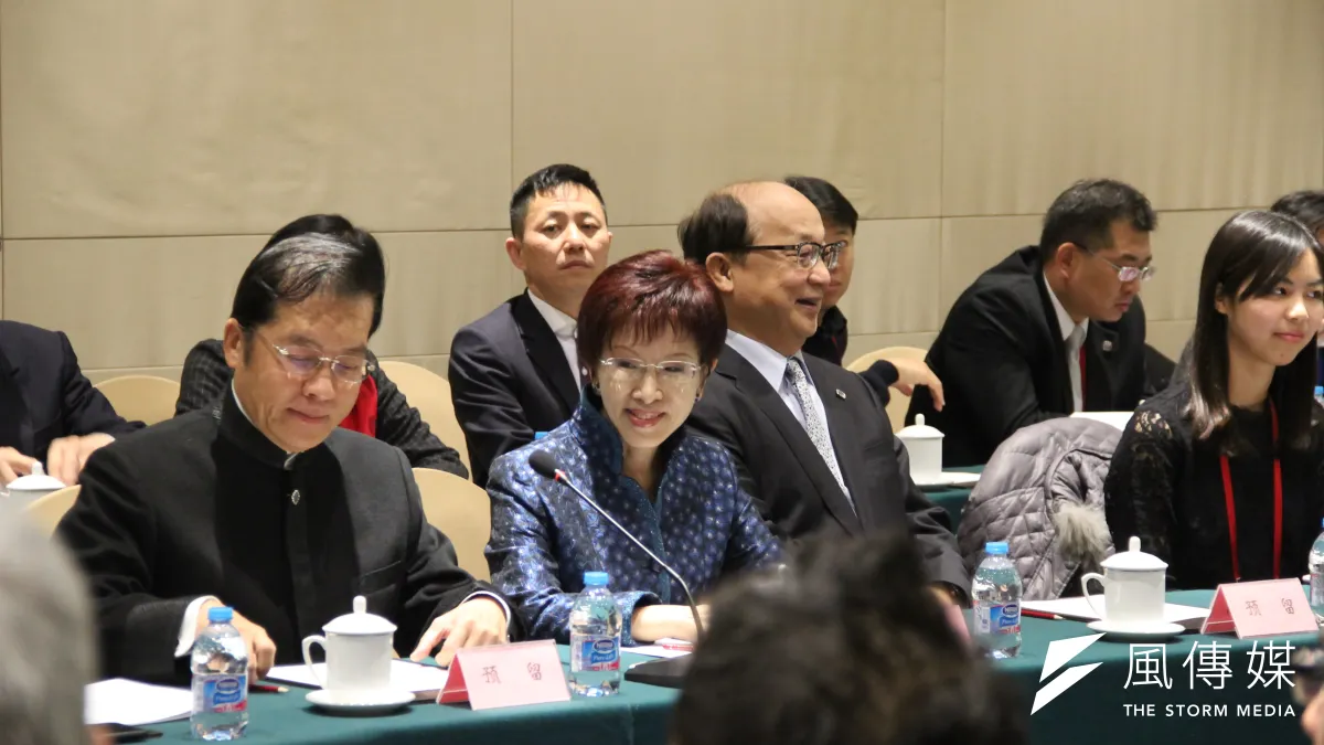 國民黨主席洪秀柱結束5日中國行後返國,表示在年底前將讓藍營8縣市前往中國辦農業展覽。(資料照,羅暐智攝)