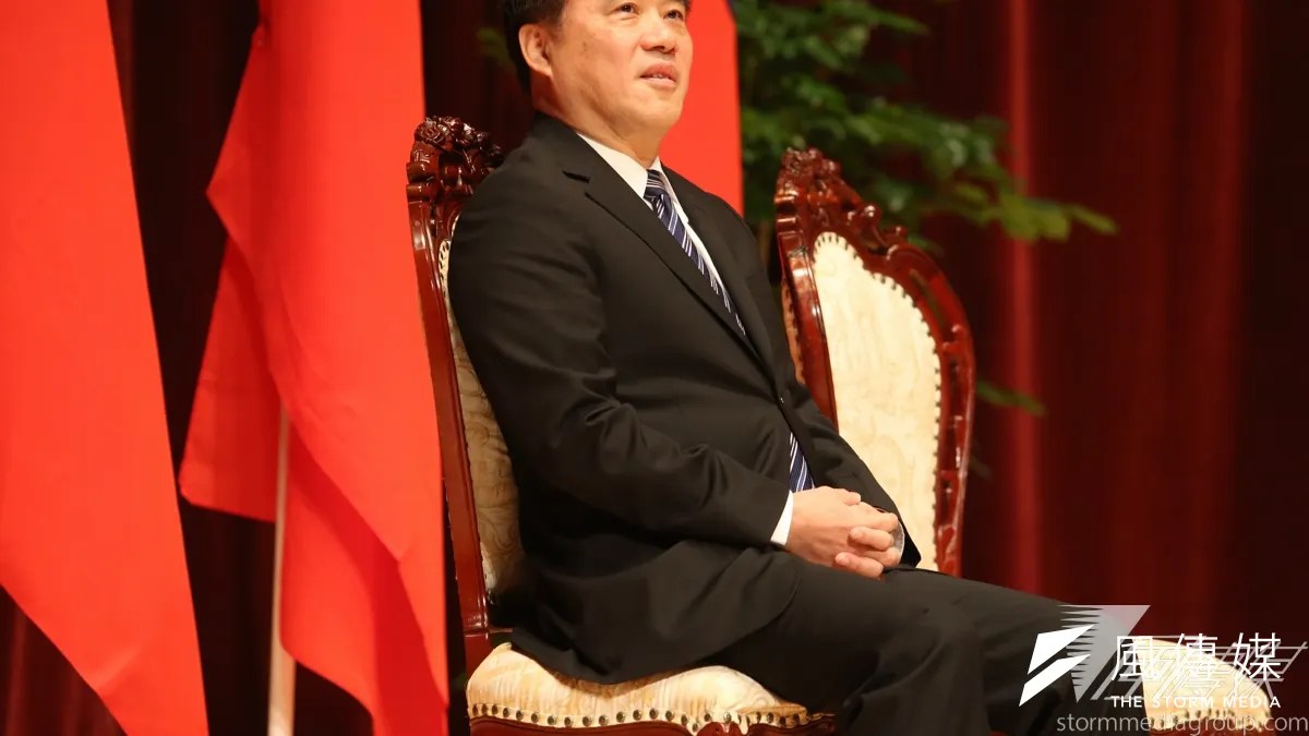 郝龍斌16日接受廣播節目專訪表示,自己不會出來選2016,但他拱朱立倫出來選,而「朱立倫陷入苦思當中。」(資料照片,吳逸驊攝) 郝龍斌16日接受廣播節目專訪表示,自己不會出來選2016,但他拱朱立倫出來選,而「朱立倫陷入苦思當中。」(資料照片,吳逸驊攝)