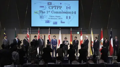 我國政府面對加入CPTPP的困難,應該以常態穩定的人員配置、優越的事前遊說、充足的諮商準備、良好的產業協助配套,以及和業界良好的溝通來獲取社會的支持,不宜因畏懼困難就率爾放棄,甚至以口是心非來糊弄選民。(資料照,美聯社)