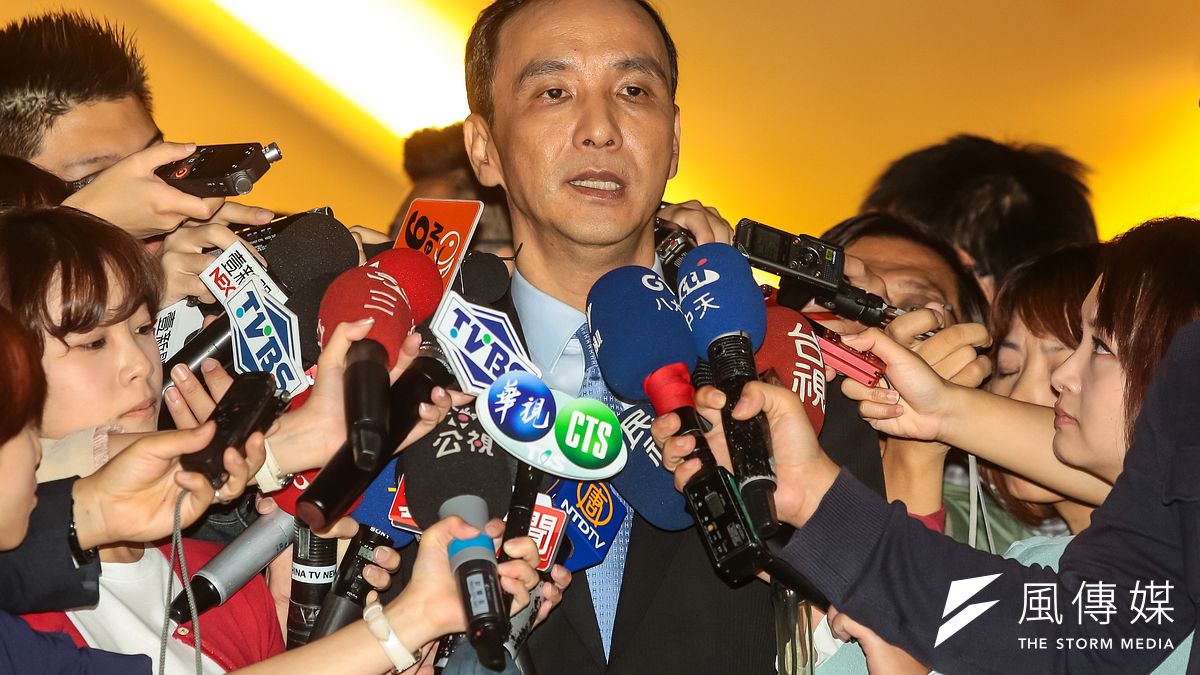 國民黨總統參選人朱立倫19日前往電視台接受節目專訪。(顏麟宇攝) 國民黨總統參選人朱立倫19日前往電視台接受節目專訪。(顏麟宇攝)