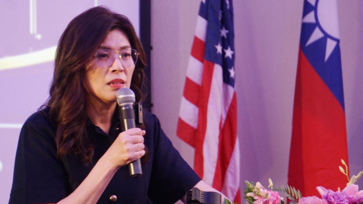 鄭麗文訪美會晤層級不如盧秀燕?黃暐瀚曝2指標:甚至不及2015年的朱立倫