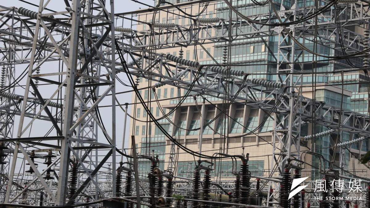 漲電價衝擊百工百業 。(柯承惠攝)