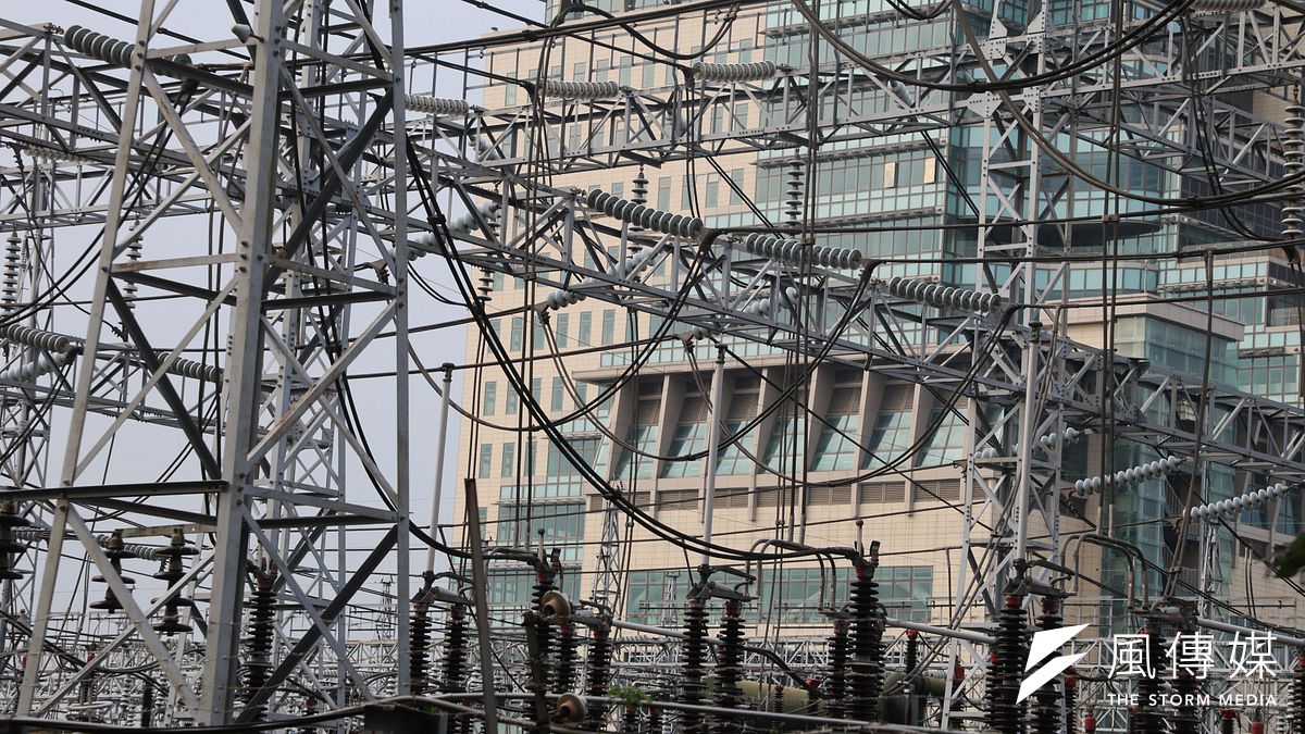 漲電價衝擊百工百業 。(柯承惠攝) 漲電價衝擊百工百業 。(柯承惠攝)