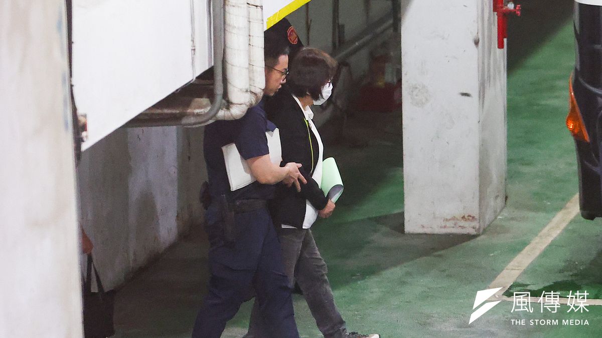 筆者認為,黃呂錦茹案引發政治對決與司法中立性質疑,但若僅倚賴街頭遊行,難以撼動掌握公權力的執政方。圖為國民黨台北市黨部主委黃呂錦茹25日遭羈押禁見。(顏麟宇攝) 筆者認為,黃呂錦茹案引發政治對決與司法中立性質疑,但若僅倚賴街頭遊行,難以撼動掌握公權力的執政方。圖為國民黨台北市黨部主委黃呂錦茹25日遭羈押禁見。(顏麟宇攝)