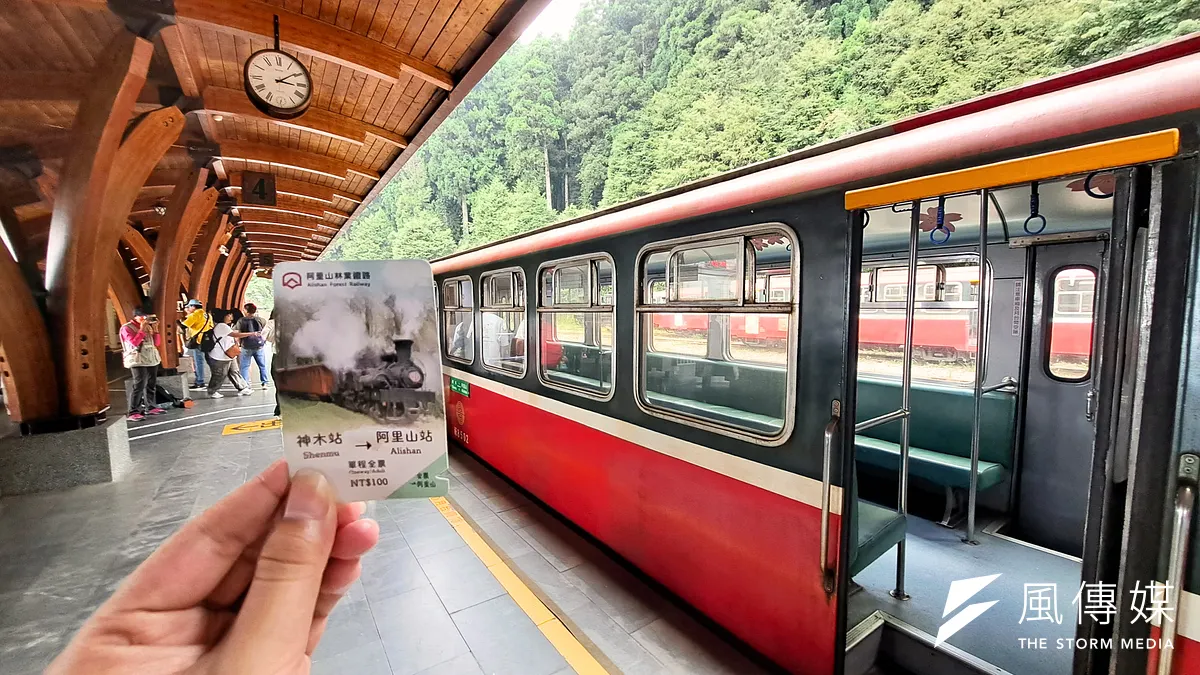 鉄道旅行がブームとなる中、旅行業者が台湾で必見の5つの鉄道路線を発表した。平渓線、阿里山森林鉄道などが含まれ、旅行者に鉄道旅行ならではの魅力を体験してもらうことを目指している。(資料写真/陳乃慈撮影) 鉄道旅行がブームとなる中、旅行業者が台湾で必見の5つの鉄道路線を発表した。平渓線、阿里山森林鉄道などが含まれ、旅行者に鉄道旅行ならではの魅力を体験してもらうことを目指している。(資料写真/陳乃慈撮影)