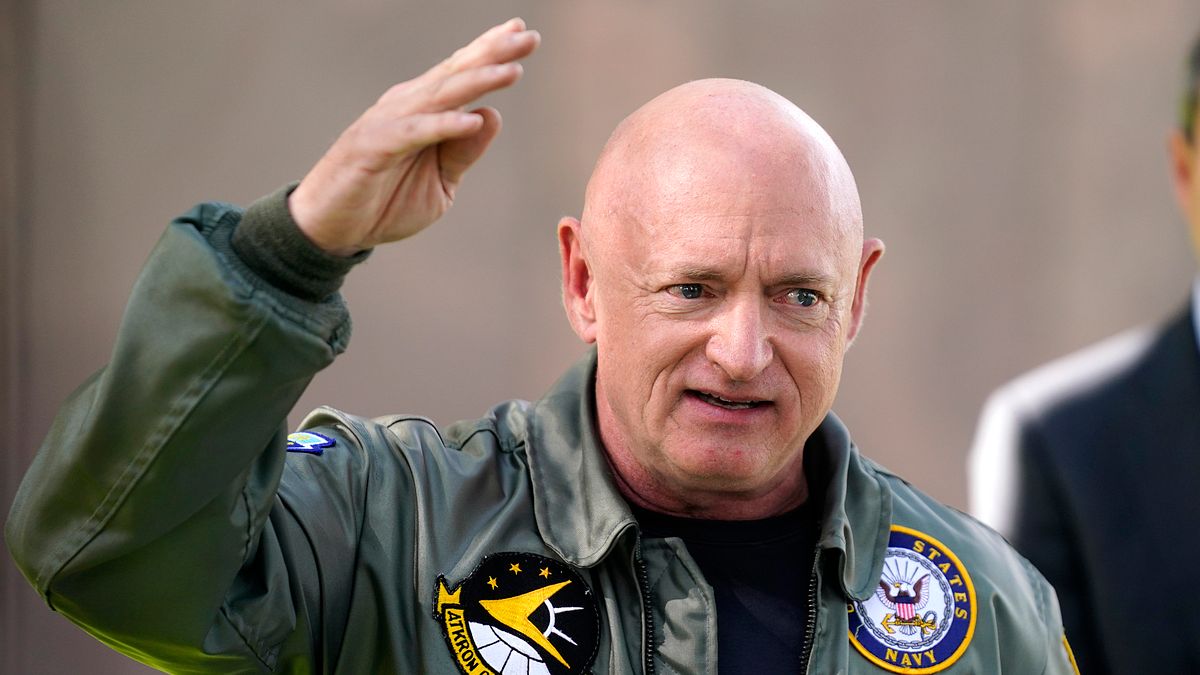 2022年美國期中選舉,亞利桑那州聯邦參議員凱利(Mark Kelly)連任成功(AP) 2022年美國期中選舉,亞利桑那州聯邦參議員凱利(Mark Kelly)連任成功(AP)