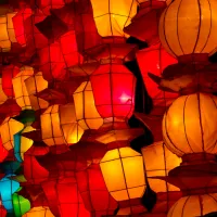 元宵節提燈可別直接整隻丟進垃圾桶!(示意圖/取自freepik) 元宵節提燈可別直接整隻丟進垃圾桶!(示意圖/取自freepik)
