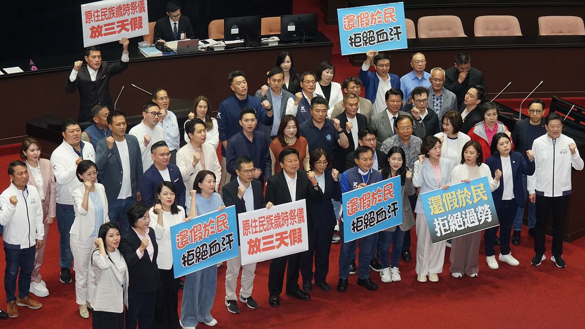 台湾・立法院は5月9日に《記念日及び祝日実施条例》の修正案を正式に三読通過し、全国民の祝日が5日間増加することになった。今年の9月28日教師節から実施される予定である。(資料写真/蔡親傑撮影) 台湾・立法院は5月9日に《記念日及び祝日実施条例》の修正案を正式に三読通過し、全国民の祝日が5日間増加することになった。今年の9月28日教師節から実施される予定である。(資料写真/蔡親傑撮影)