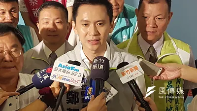 民進黨新竹縣長候選人鄭朝方12日表示,新竹縣長邱鏡淳的「九年亂政」把新竹縣搞到全國倒數第二名,用這種擺爛的態度施政,痛苦不堪的縣民當然是「十分不滿」。(資料照,方詠騰攝)