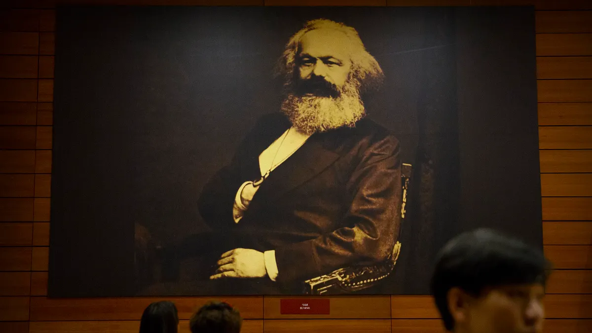 美國民主黨的各種政治主張都帶有馬克思主義的胎記,其所建構的身分政治,源於馬克思主義的「階級壓迫論」,其共同點是要尋找或製造一個受害者群體。(資料照,AP)