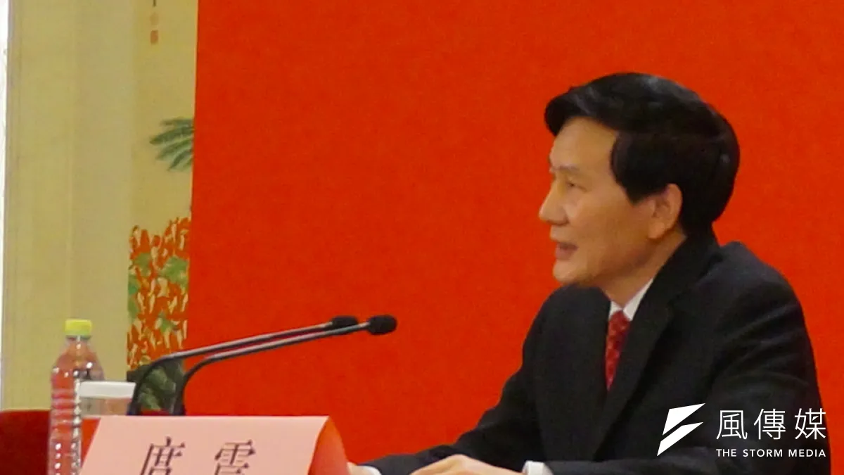 十九大新任發言人庹震表示,「老虎蒼蠅一起打,發現一起,查處一起;發現多少,查處多少,持續保持高壓態勢」。(王彥喬攝)