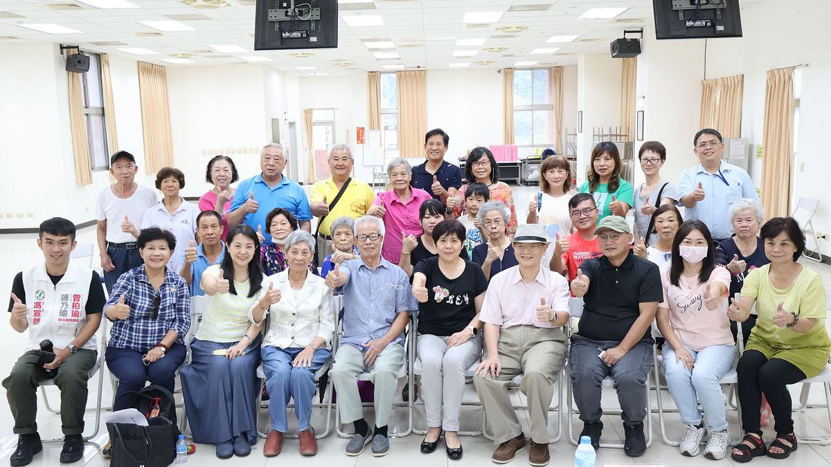 石碇居民熱情支持登錄相褒歌為口述傳統文化資產。(圖/新北市文化局) 石碇居民熱情支持登錄相褒歌為口述傳統文化資產。(圖/新北市文化局)