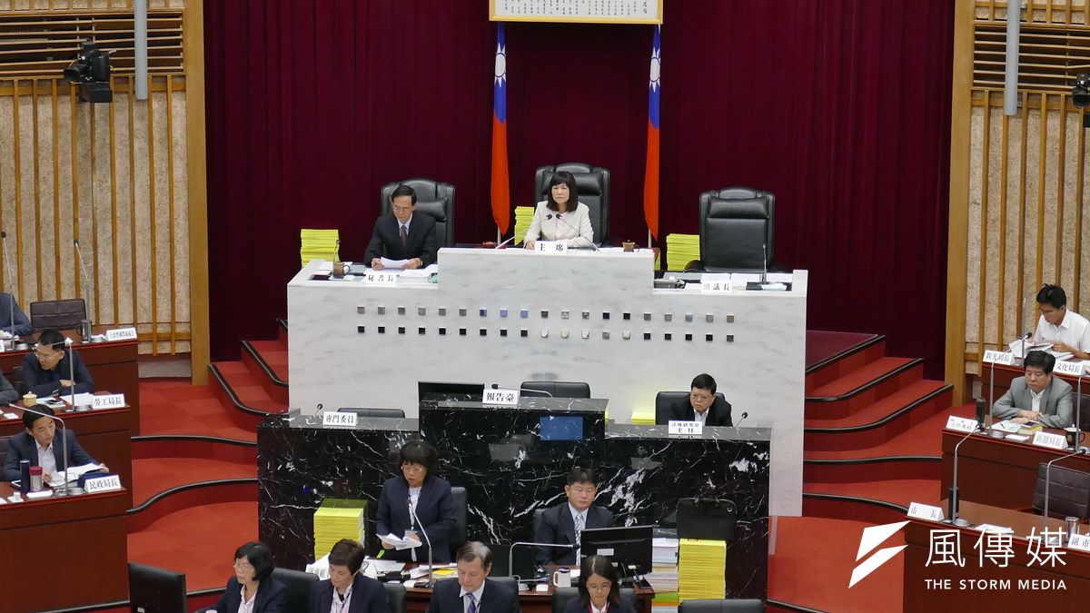 高雄市議會第3屆第2次定期大會開議,議事由副議長陸淑美主持。(圖/徐炳文攝) 高雄市議會第3屆第2次定期大會開議,議事由副議長陸淑美主持。(圖/徐炳文攝)