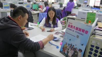 83至91年次出生之役齡男子,皆可申請分階段軍事訓練,利用連續2年的暑假期間,分期完成4個月的常備兵役軍事訓練,大四畢業就能同時服役完畢。 (圖/新北市民政局提供)