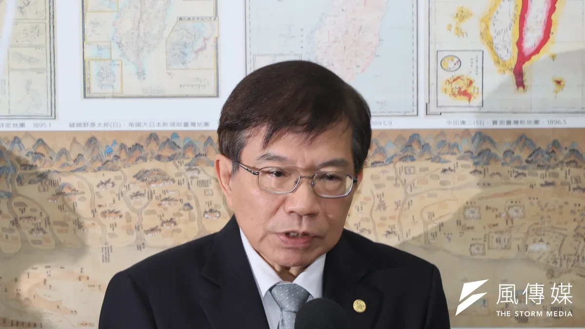 交通部長王國材22日說明,大眾運數票價若調漲,短途將由通勤月票TPASS吸收,中途及長途則會再做討論。(資料照,柯承惠攝)