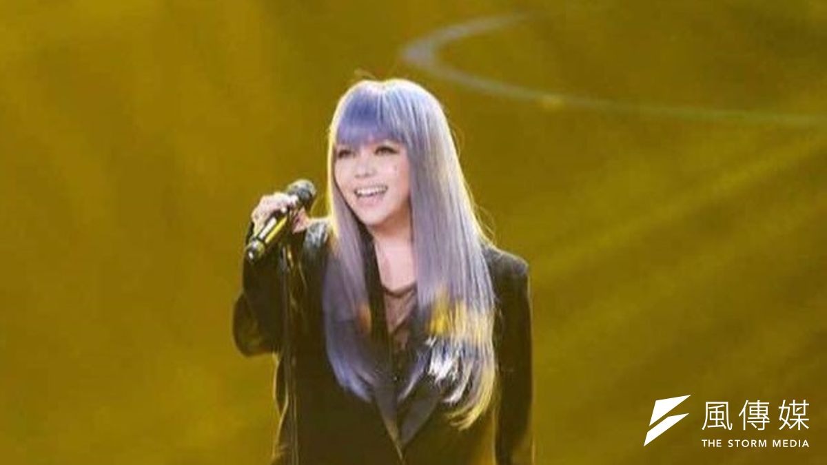 藝人張惠妹在此次愛家三公投過關後,在臉書po文,呼籲網友「多難都要走下去。」(取自張惠妹臉書) 藝人張惠妹在此次愛家三公投過關後,在臉書po文,呼籲網友「多難都要走下去。」(取自張惠妹臉書)