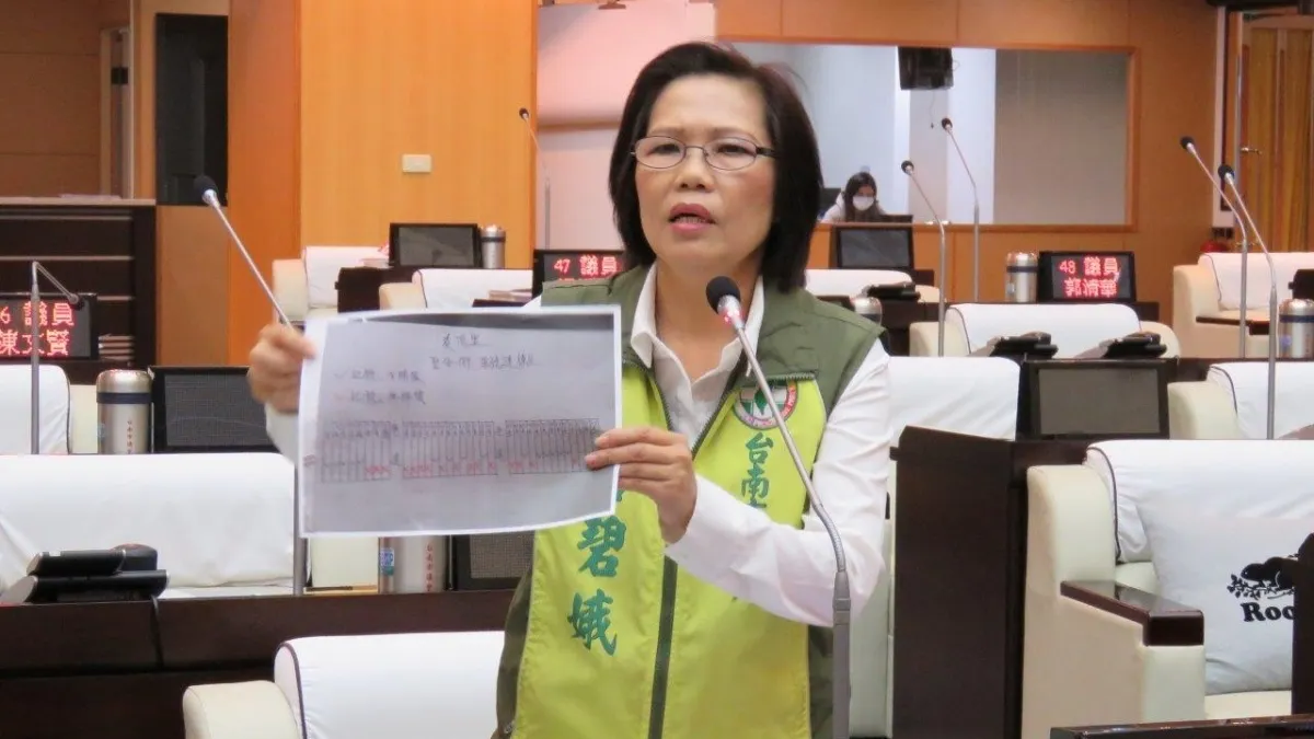 助菜農安心過好年 議員唐碧娥認購千顆高麗菜送鄉親