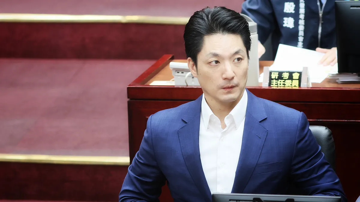 TVBS 民調中心最新調查結果顯示,王世堅在年輕族群與特定選區的支持度出現強勁優勢,對蔣萬安發出警訊。(示意圖/柯承惠攝) TVBS 民調中心最新調查結果顯示,王世堅在年輕族群與特定選區的支持度出現強勁優勢,對蔣萬安發出警訊。(示意圖/柯承惠攝)