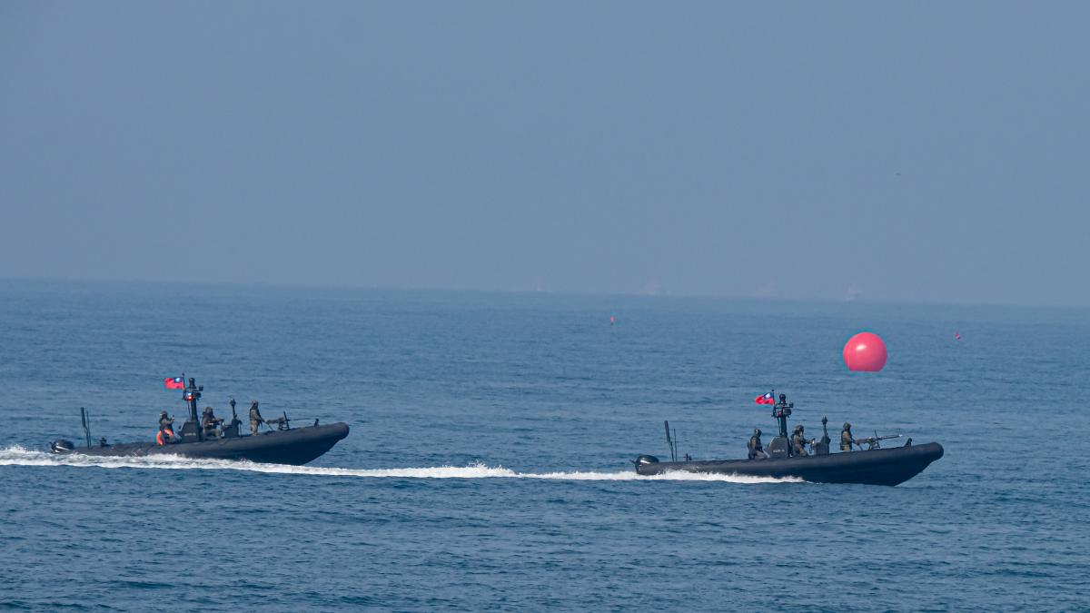 外島防衛戰力恐空缺!規劃M109突擊艇進駐烏坵 海軍竟因「一理由」作罷