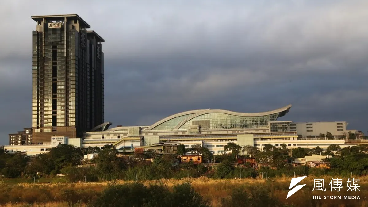美河市案鑑價金額偏低,目前台北市府正在向日勝生索償;但柯市府團隊不解,為何馬郝市府「在每個合作案中都會碰到金光黨」?(資料照,楊子磊攝)