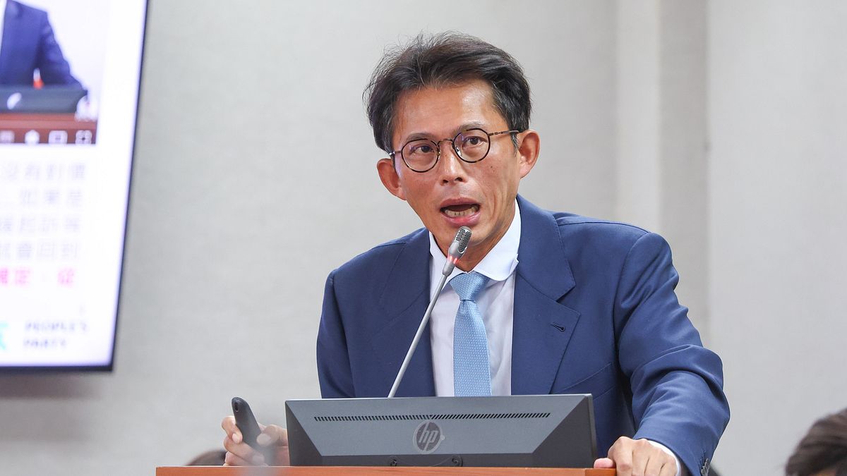 嘆在野黨只能自救!黃國昌批民進黨「自認皇帝」:台灣必須採行聯合政府