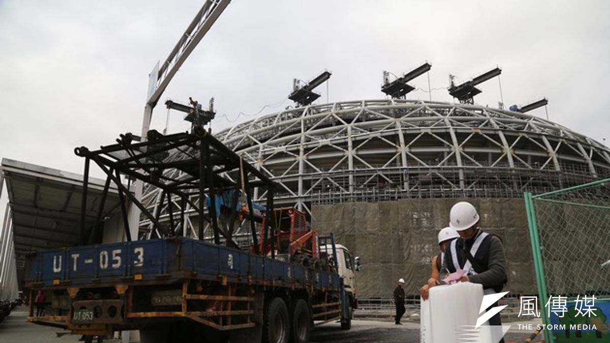 大巨蛋建造影響古蹟及蓋好後的疏散問題,遠雄雖趕在最後一天提交報告給北市府,但市府認為此一報告內容太空洞。(資料照片,楊子磊攝) 大巨蛋建造影響古蹟及蓋好後的疏散問題,遠雄雖趕在最後一天提交報告給北市府,但市府認為此一報告內容太空洞。(資料照片,楊子磊攝)
