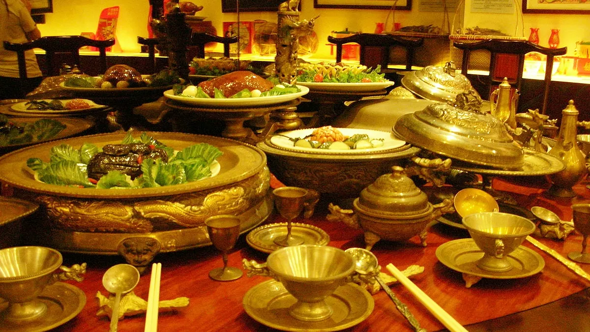 清朝皇帝都吃什麼?在北京故宮中的「御膳房」,還保留著皇帝一日的膳食紀錄。(示意圖/取自維基百科) 清朝皇帝都吃什麼?在北京故宮中的「御膳房」,還保留著皇帝一日的膳食紀錄。(示意圖/取自維基百科)