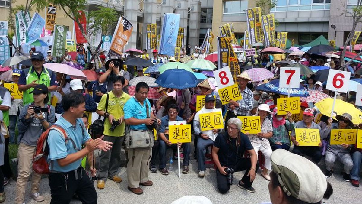 高雄旗山、內門近半居民反對馬頭山設掩埋場,各地團體聲援,是2011年國光石化之後,反汙染運動人數最多的一次集結。(朱淑娟提供) 高雄旗山、內門近半居民反對馬頭山設掩埋場,各地團體聲援,是2011年國光石化之後,反汙染運動人數最多的一次集結。(朱淑娟提供)