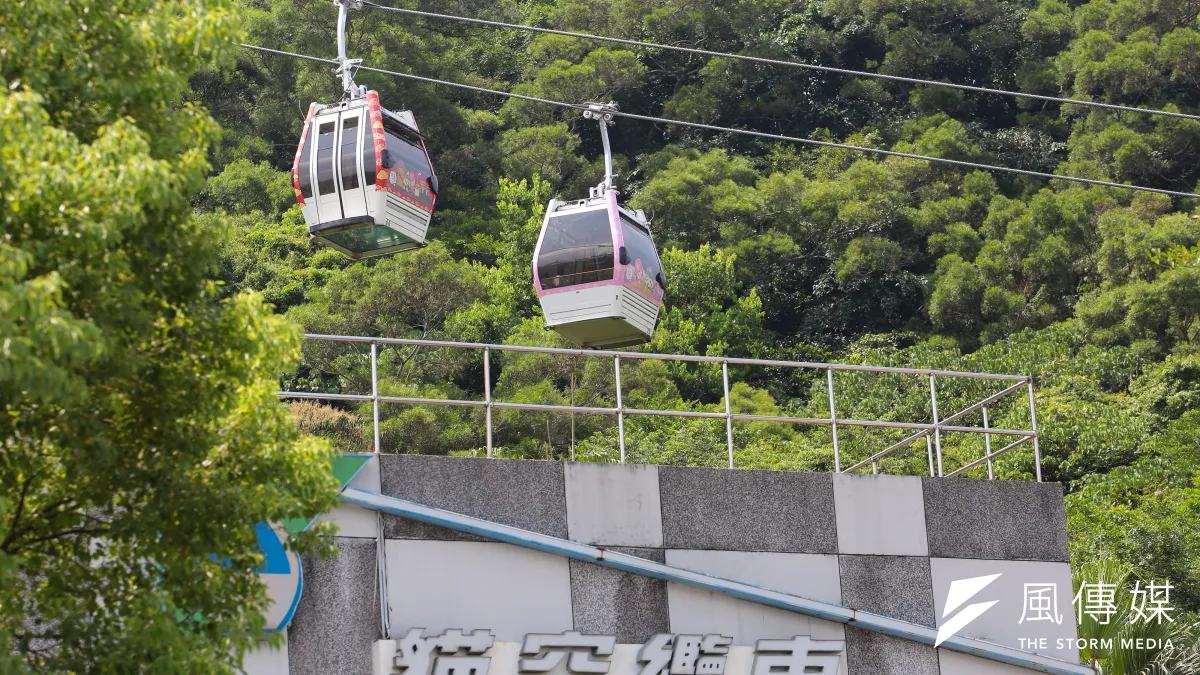 台北旅遊補助來了!補助內容包括貓空纜車暢遊一日票,或台北雙層觀光巴士單次票及動貓樂玩套票。(資料照/顏麟宇攝)
